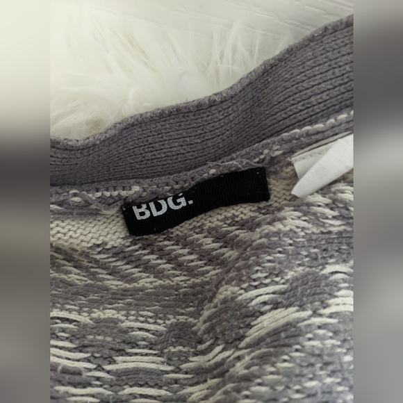 BDG Urban Outfitters, grey cream women's knit cardigan, loose fit sweater, small - Picture 3 of 6